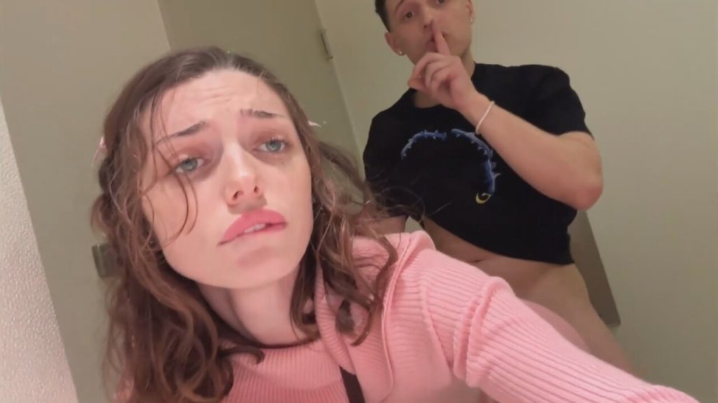 Shrooms Q Mall Restroom Sextape Video Leaked